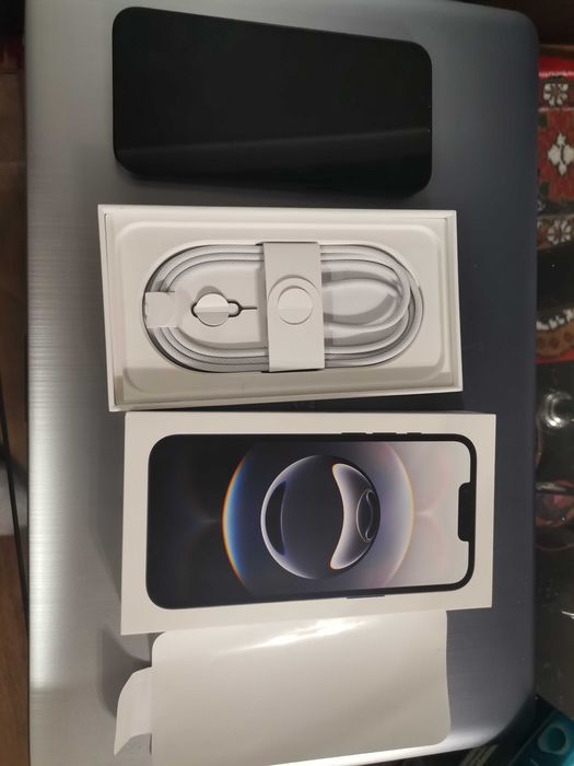 iPhone 16e чисто нов