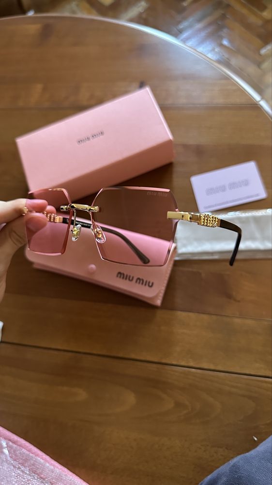 Ochelari de soare Dama Miu Miu, cu saculet si cutie