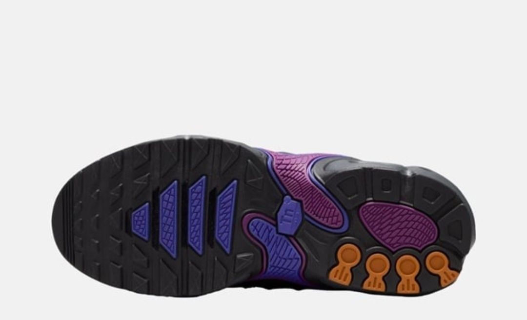Маратонки Nike Air Max Plus Drift номер 38.5