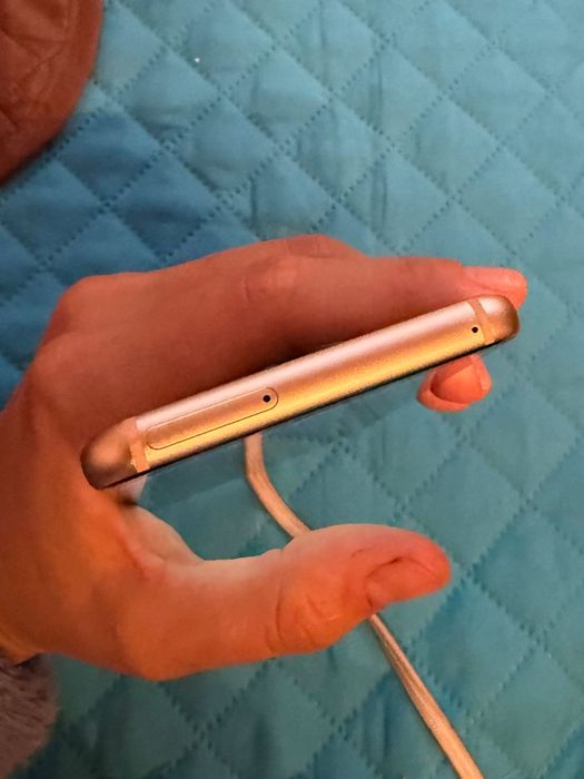 Vând Samsung A8, stare foarte bună