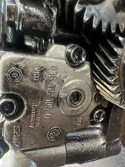 Pompa ulei passat b6 b7 cc tiguan golf skoda 2.0tdi cba cbb cff cfg