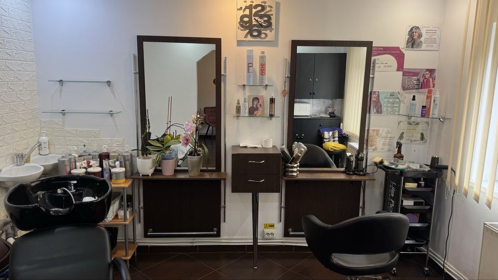 Inchiriez spatiu pentru coafor