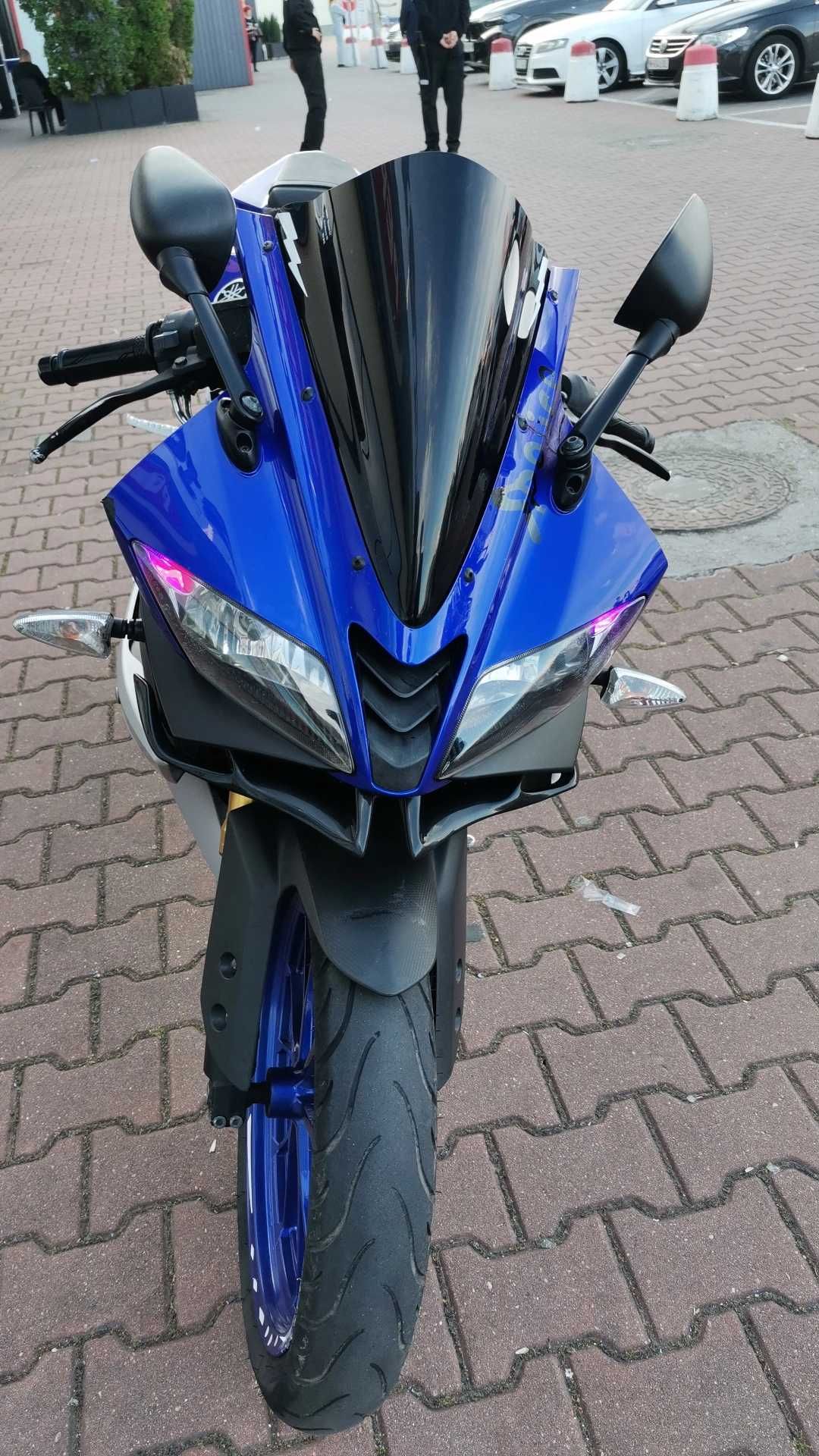 Vând yamaha yzf r125 2016