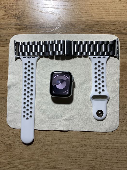 Apple Watch Series 6 • 40 мм