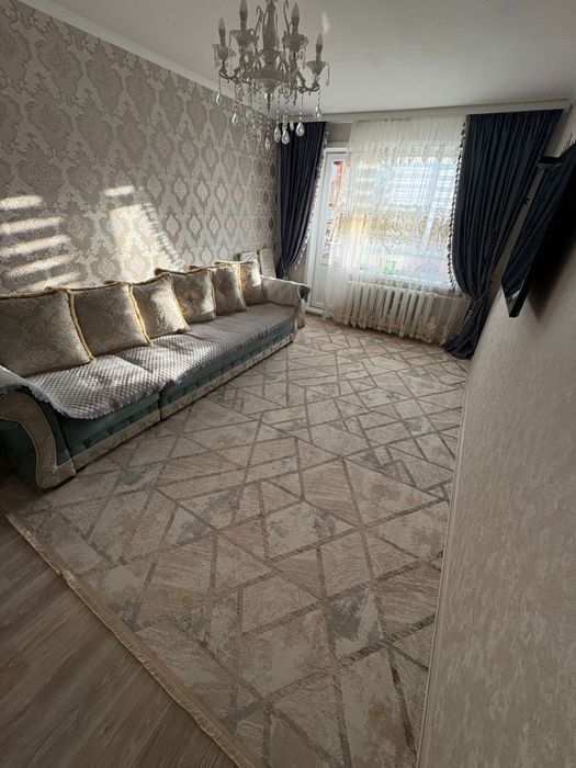 Продам ковер в хорошом состояние