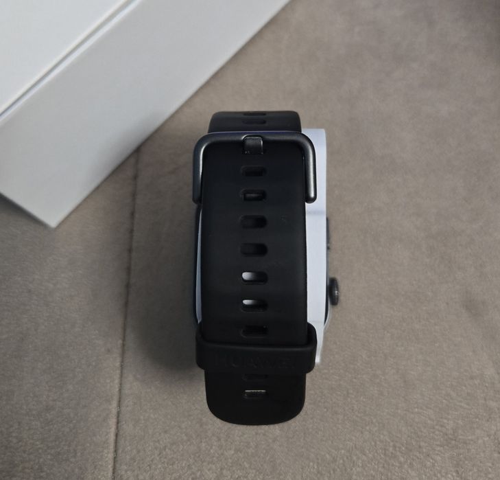 Часовник Huawei Watch Fit 3