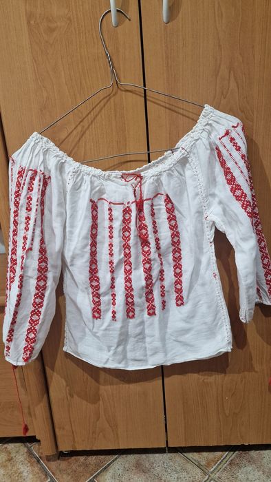 Costum traditional fete 6 ani