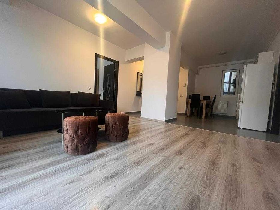 Inchiriez Apt. central, 3 camere cu garaj, direct de la proprietar