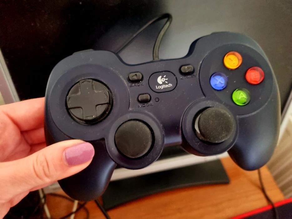 Vând Maneta Logitech Gamepad G310