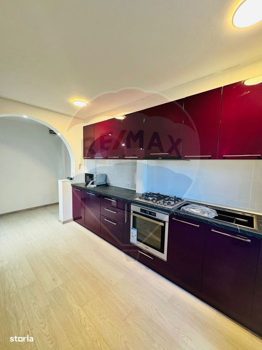 Apartament cu 3 camere de vânzare în zona Central