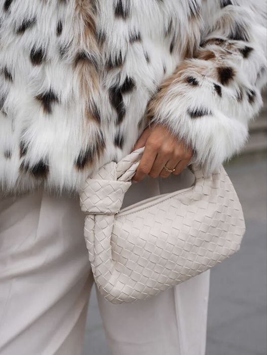 BOTTEGA VENETA Луксозна Дамска Чанта, продава се на Топ Цена от 159лв