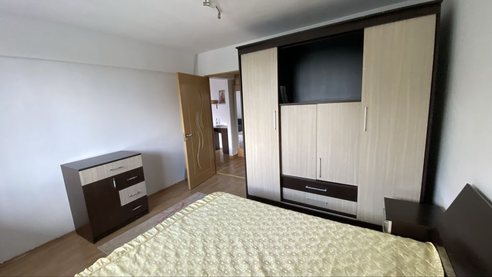 Vand apartament 2 camere cu central proprie