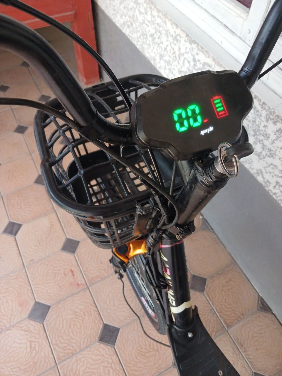 Veloskuter sotiladi