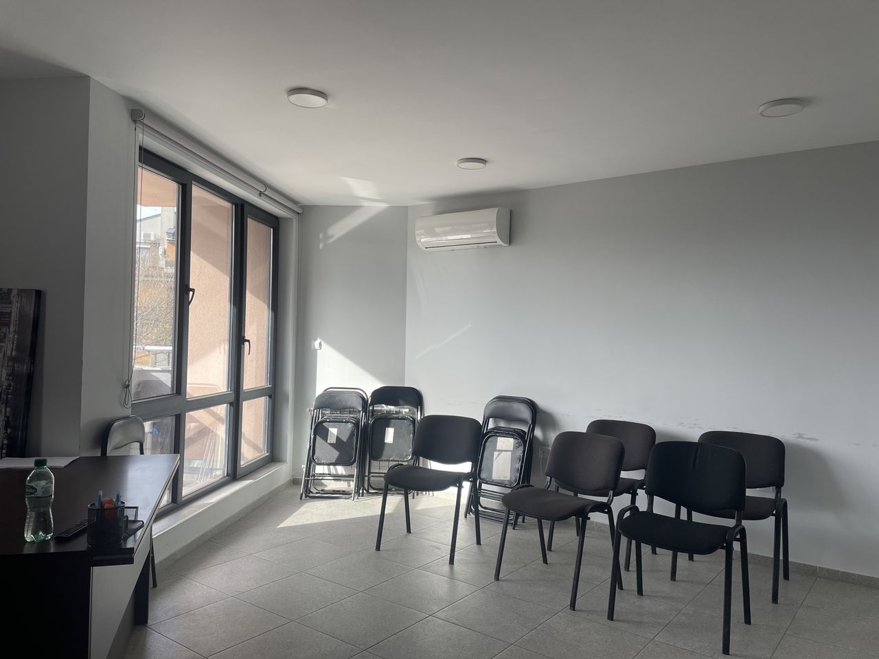 Дава се под наем Офис в Пловдив, Младежки Хълм - 25 кв.м за 7.65 € - Снимка #2