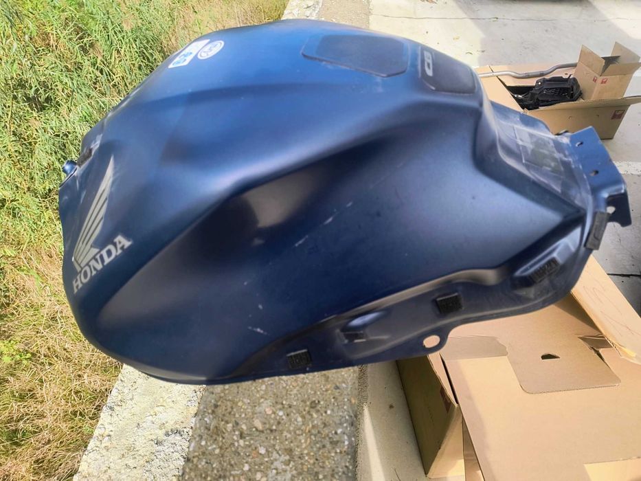 Rezervor Honda Cb650R model 2019-2022 + Ghidon (original)