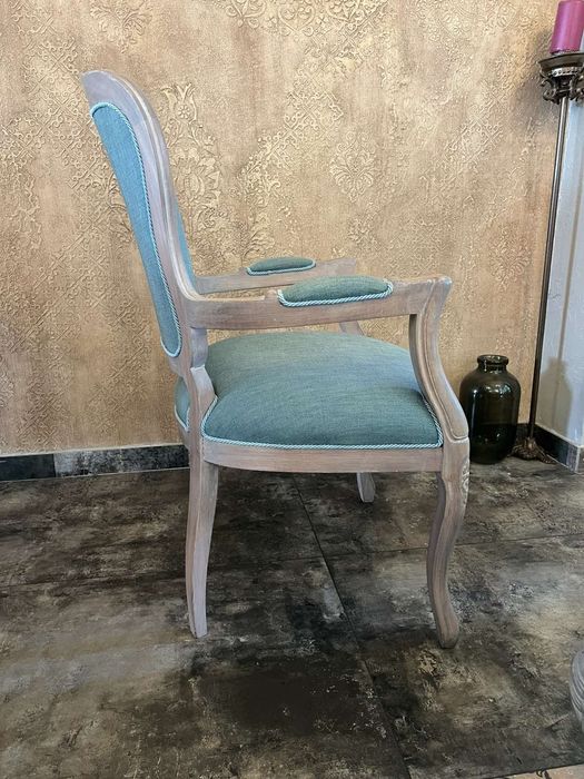 Стол масив с подлакътник