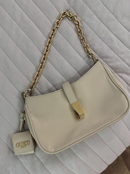 Сумка Guess бежевая