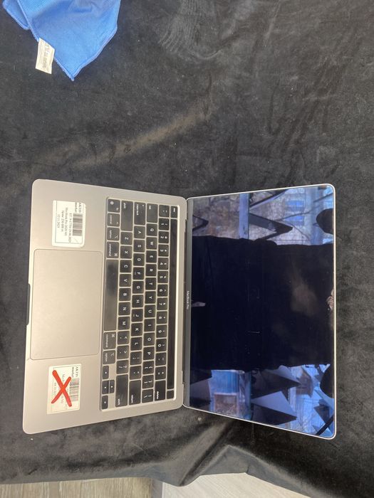 MacBook pro 2020 M1 aktiv market 0.0.12