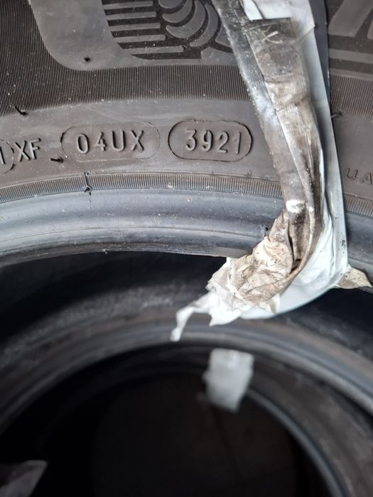 235 60 18 Michelin  дот 39 21  4броя  зимни  цената еза 1 брой