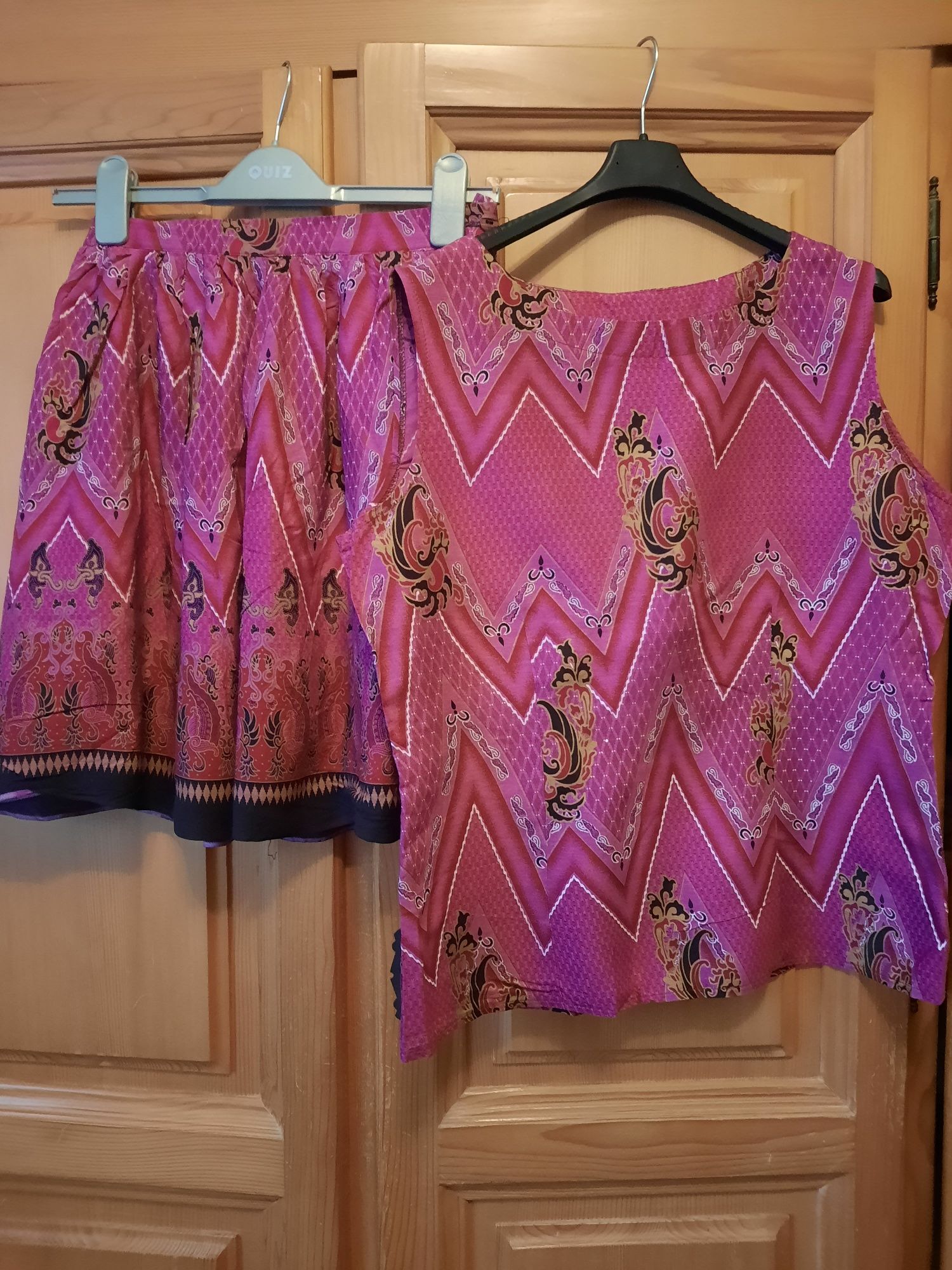 Costum dama cu bluza și fusta mărimea S-M