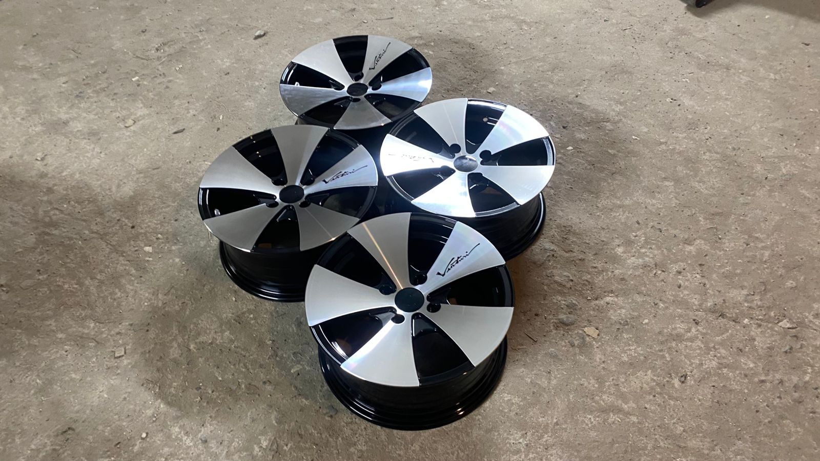 R15 PCD 4*108 Комплект новых легкосплавных дисков