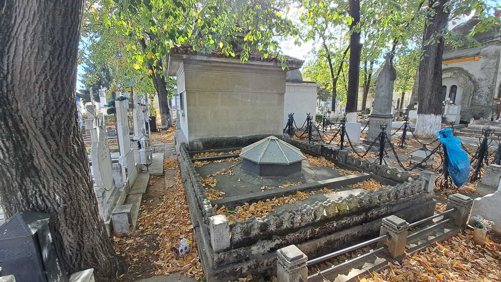 Vând monument funerar, cavou subteran cu 3 locuri ,Viișoara, Ploiesti