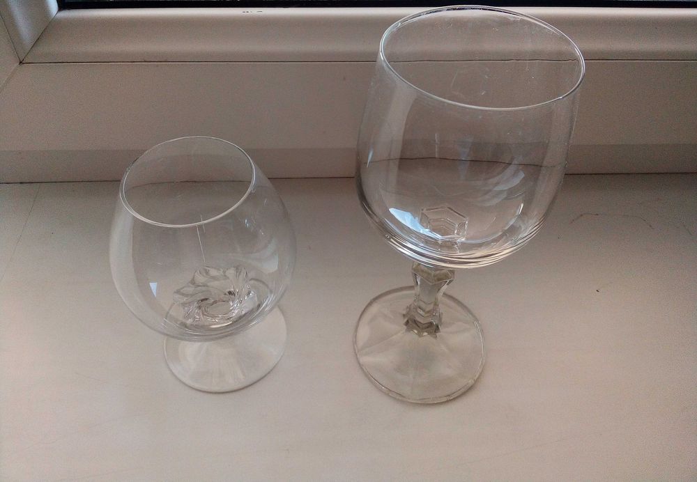 Старинные фужеры конусные 2шт и круглые 2шт.Цена за все 100 тыс