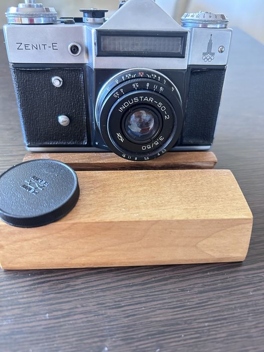 Фотоаппарат ZENIT-Е с гравировкой Олимпийских игр 1980 года в Москве