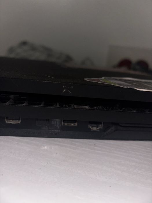 ps4 pro aproape nou + 4 jocuri