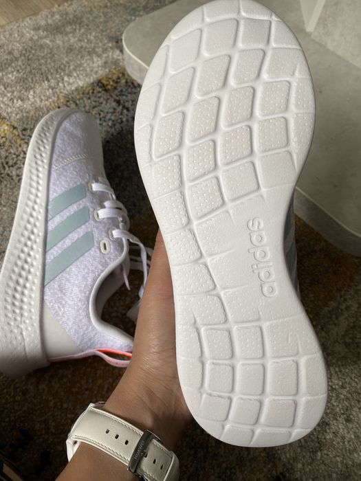 Нови маратонки adidas 38,5