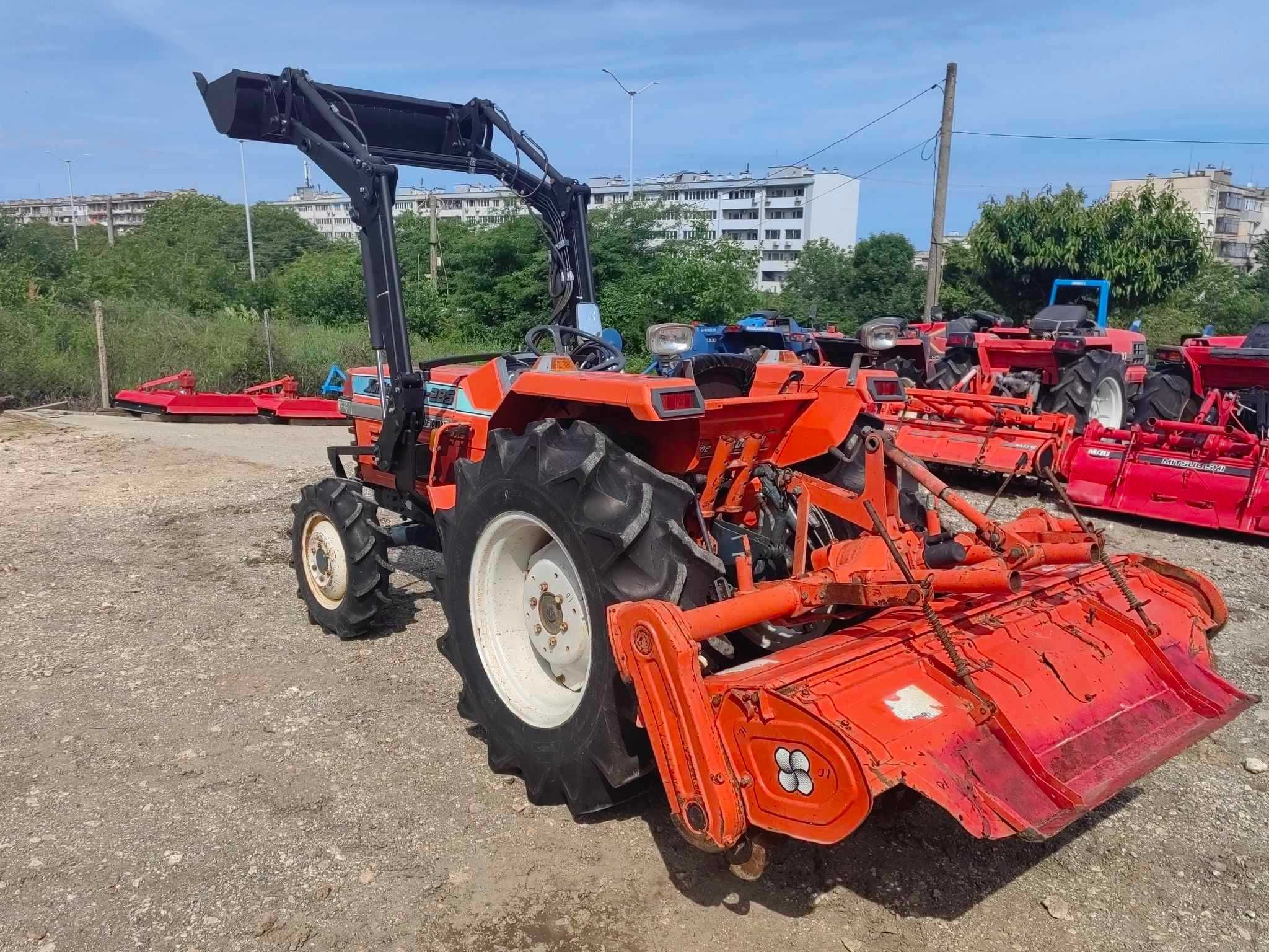 Челен товарач KUBOTA L1-285  4x4