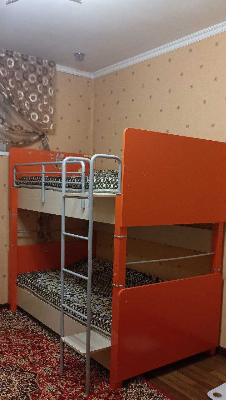 Двухэтажная кровать, детский спальный гарнитур.