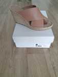 Papuci piele bej