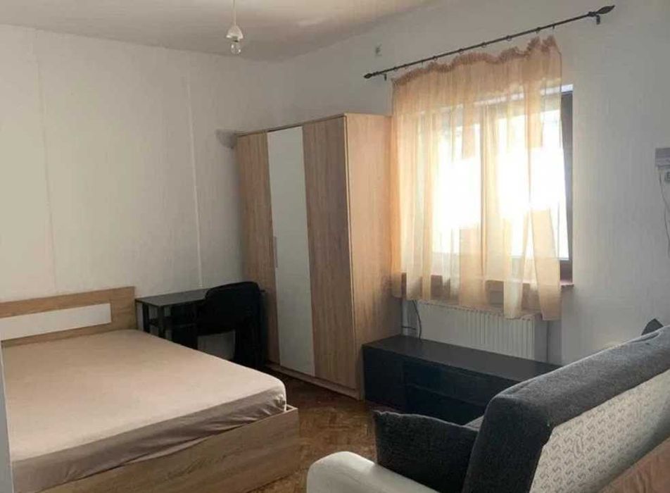 Дава се под наем Тристаен апартамент в Бургас, Лазур - 81 кв.м за 93500 € - Снимка #2