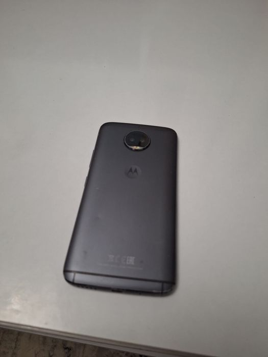 Vand telefon alcatel si motorola