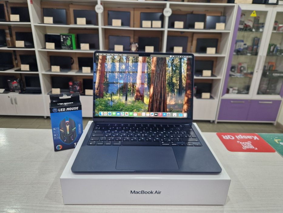 MacBook Air 13 (M2, 16 Gb ОЗУ, 256 Gb SSD)