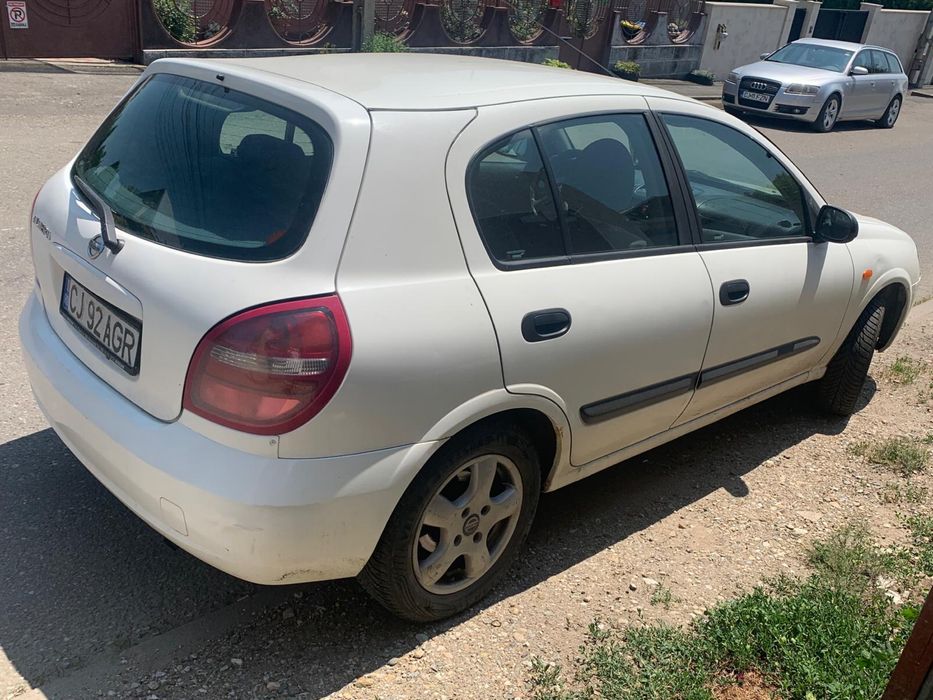 Vand Nissan Almera benzina