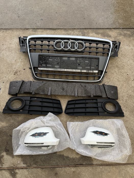 Grilă / Capace oglinzi / proiectoare Audi a4 b8