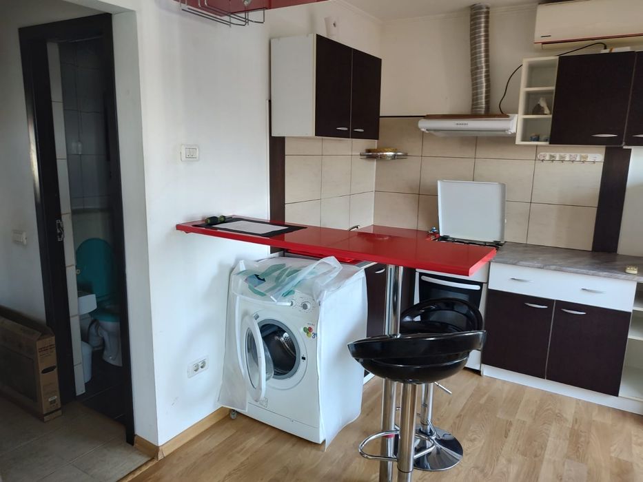 Garsoniera in poarta 6 Constanta aproape de Liceul Lucian Blaga

Mobil