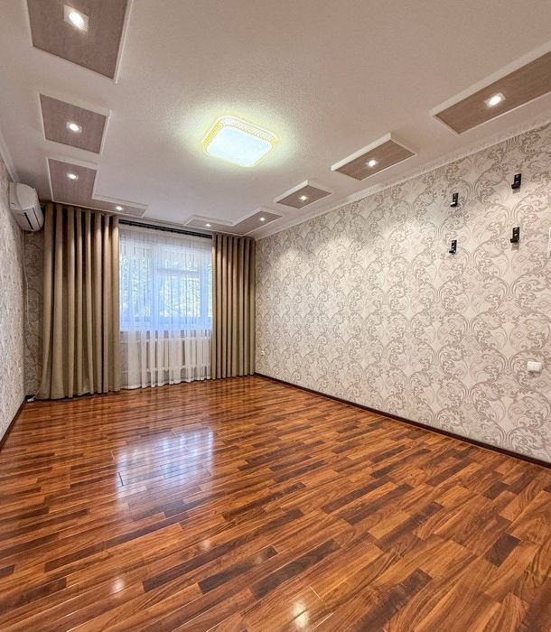 Продаётся квартира метро Буюк Ипак Йули 3-комн предельная 4-комн худож