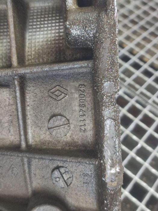 Cutie viteze manuala 4x4 8200941112 1.5 dci K9K858 Dacia Duster 1 [fa