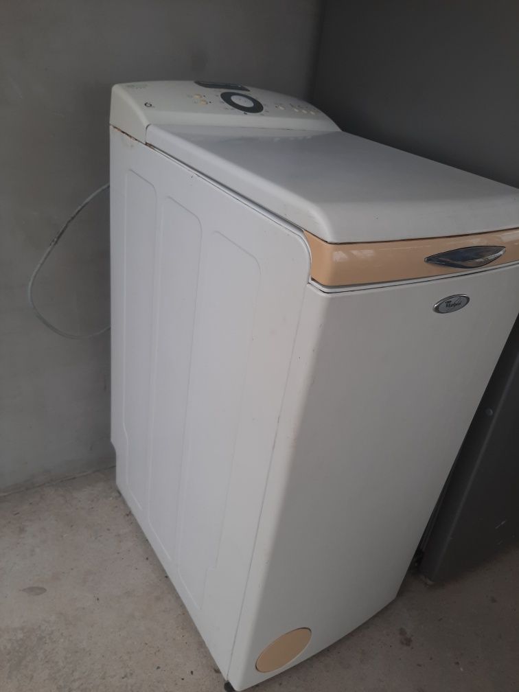 Пералня с горно отваряне Whirlpool