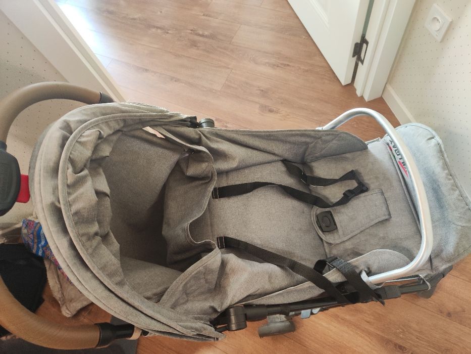 Коляска прогулочная