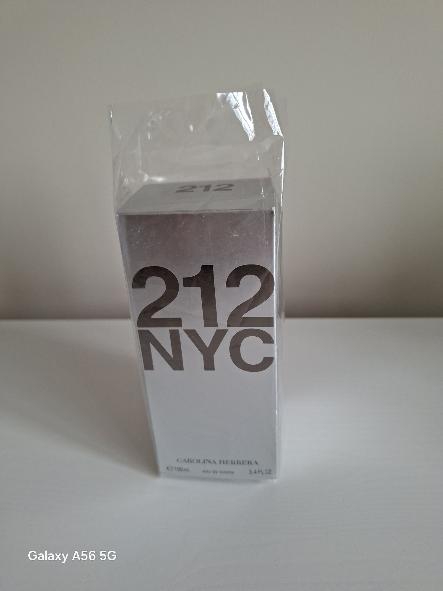 Дамски парфюм Carolina Herrera 212,  100ml