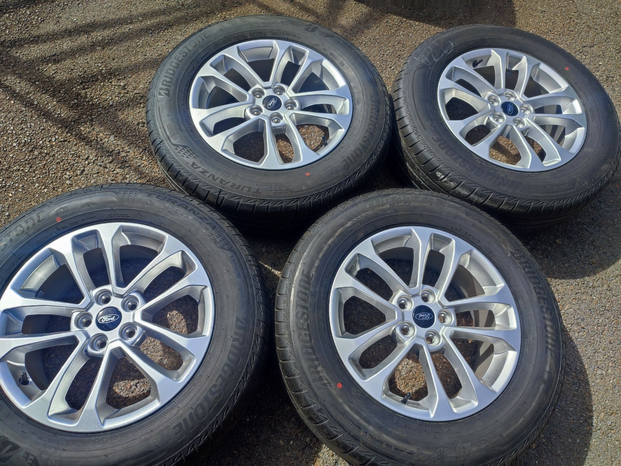 17" оригинални алуминиеви джанти с гуми за Ford Kuga...