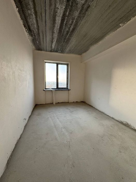 Срочно продаётся 3х -комнатная квартира коробка