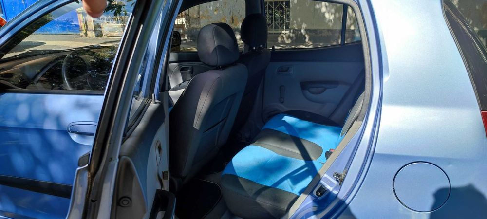 Vând auto Kia Picanto foarte utilă