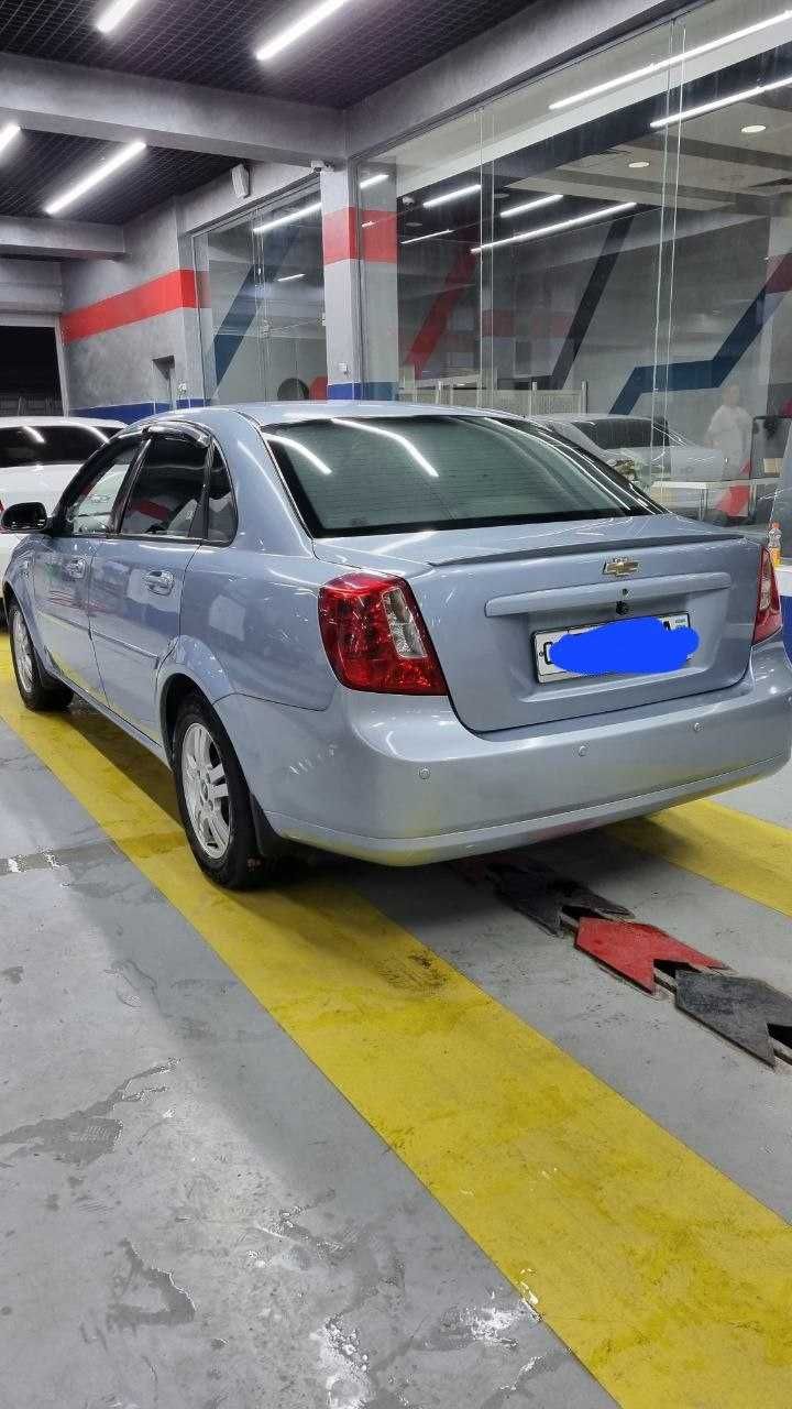 Lacetti 1.8 sotiladi. Toshkent shahar Mirzo-Ulug'bek tumani Sayram