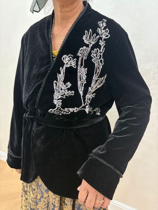 Женский костюм..