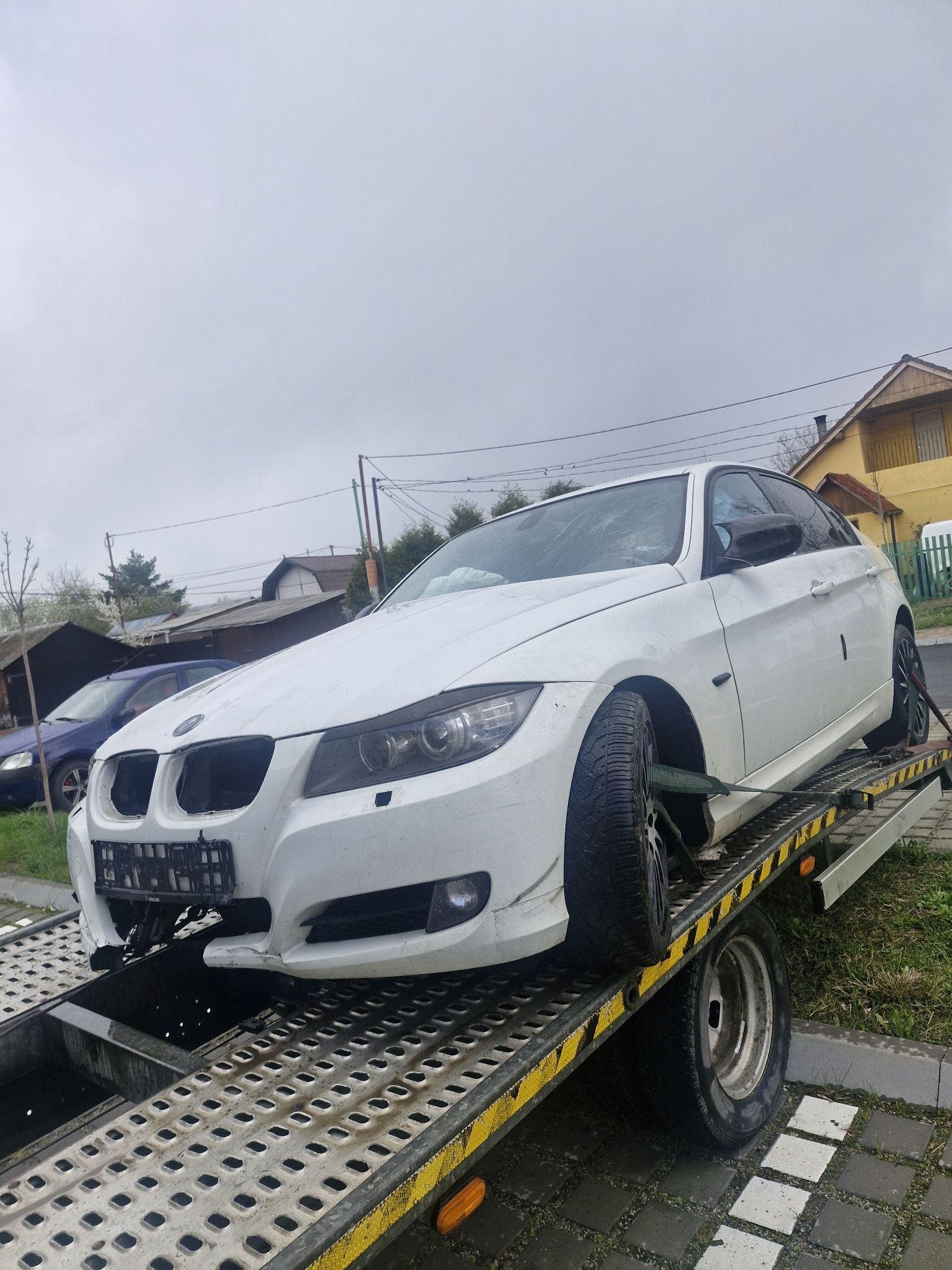 Dezmembrez bmw e90 lci motor benzina